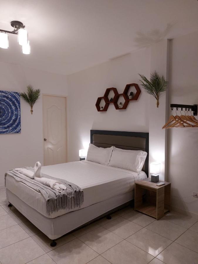 Bonsai Jacuzzi Suites Panglao Eksteriør billede