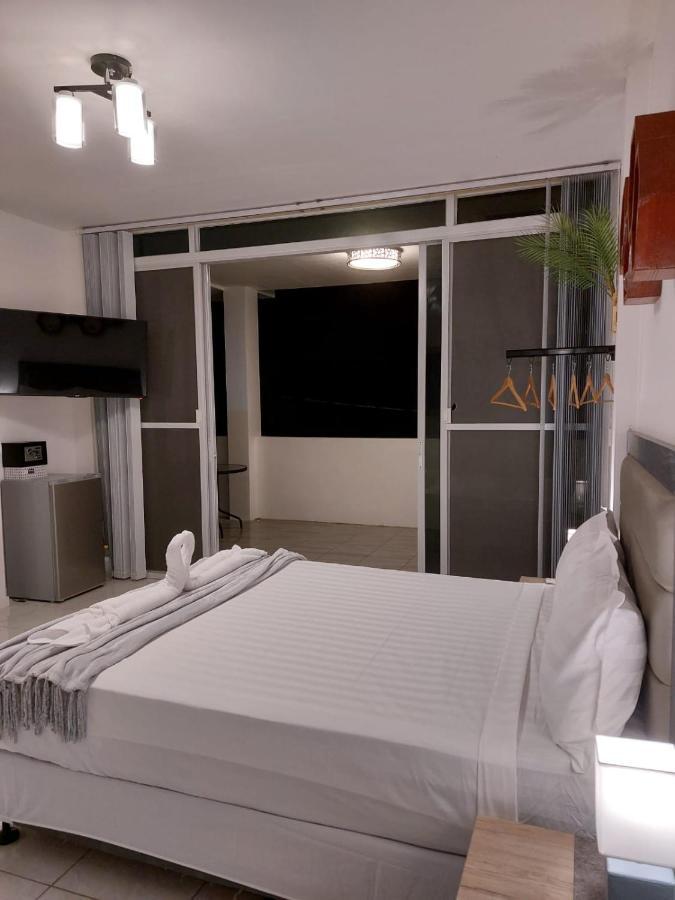 Bonsai Jacuzzi Suites Panglao Eksteriør billede