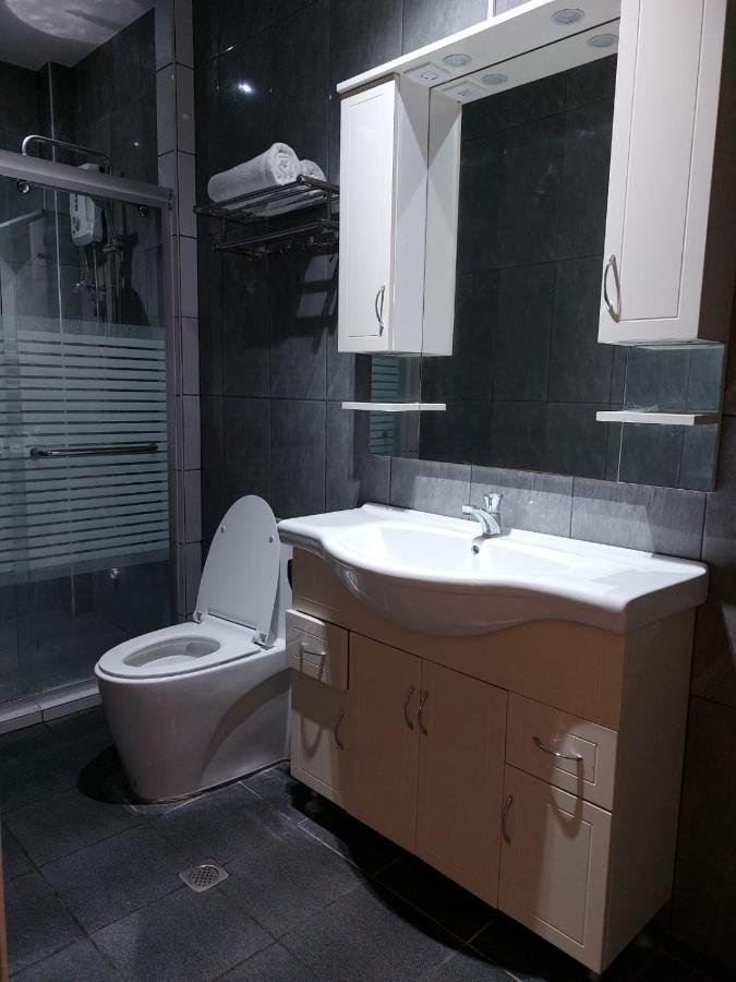 Bonsai Jacuzzi Suites Panglao Eksteriør billede
