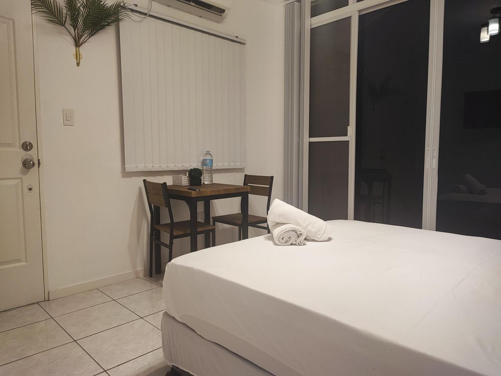 Bonsai Jacuzzi Suites Panglao Eksteriør billede